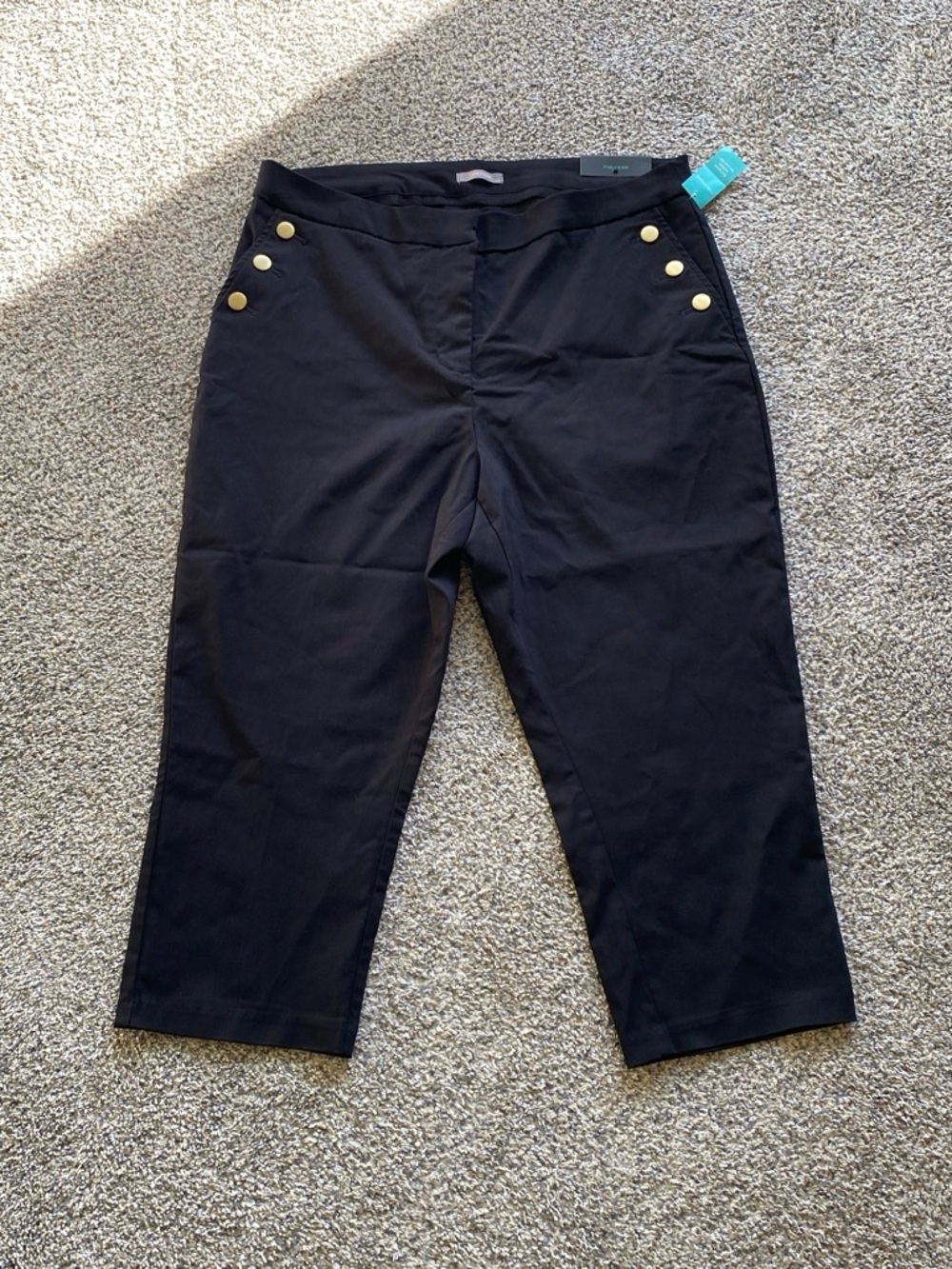 Maurices NWT Women’s Black Crop Sailor Button Capris Size 14W